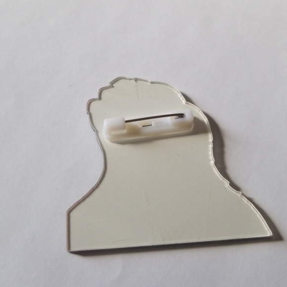 Cute cartoon brooch pins red - Picture 2 of 2